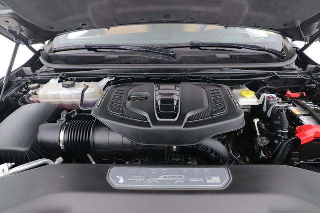 Used 2025 Jeep Grand Wagoneer L Series III w/ Quick Order Packagew 28T AWD/4WD image 15