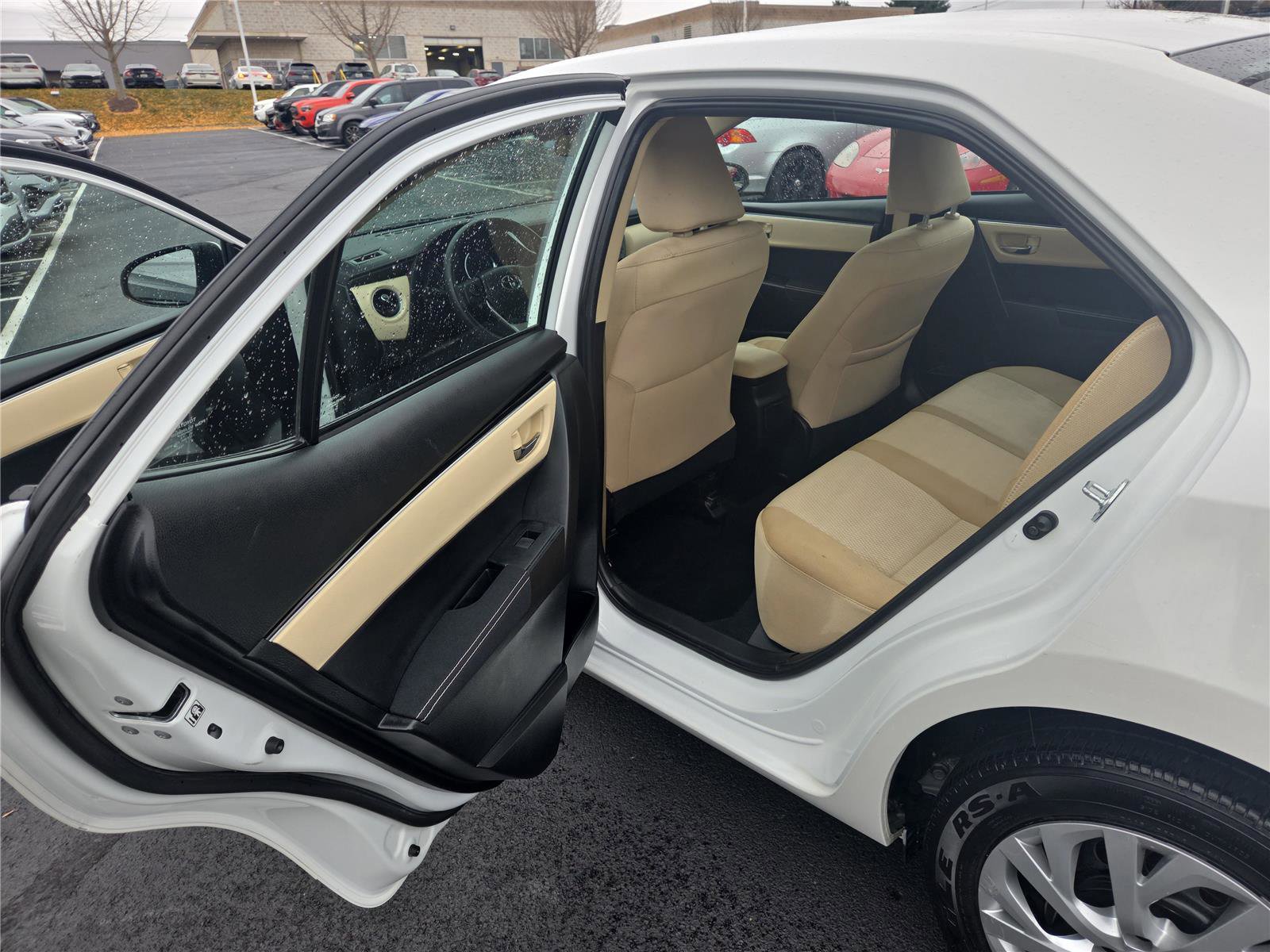 Used 2017 Toyota Corolla LE image 21