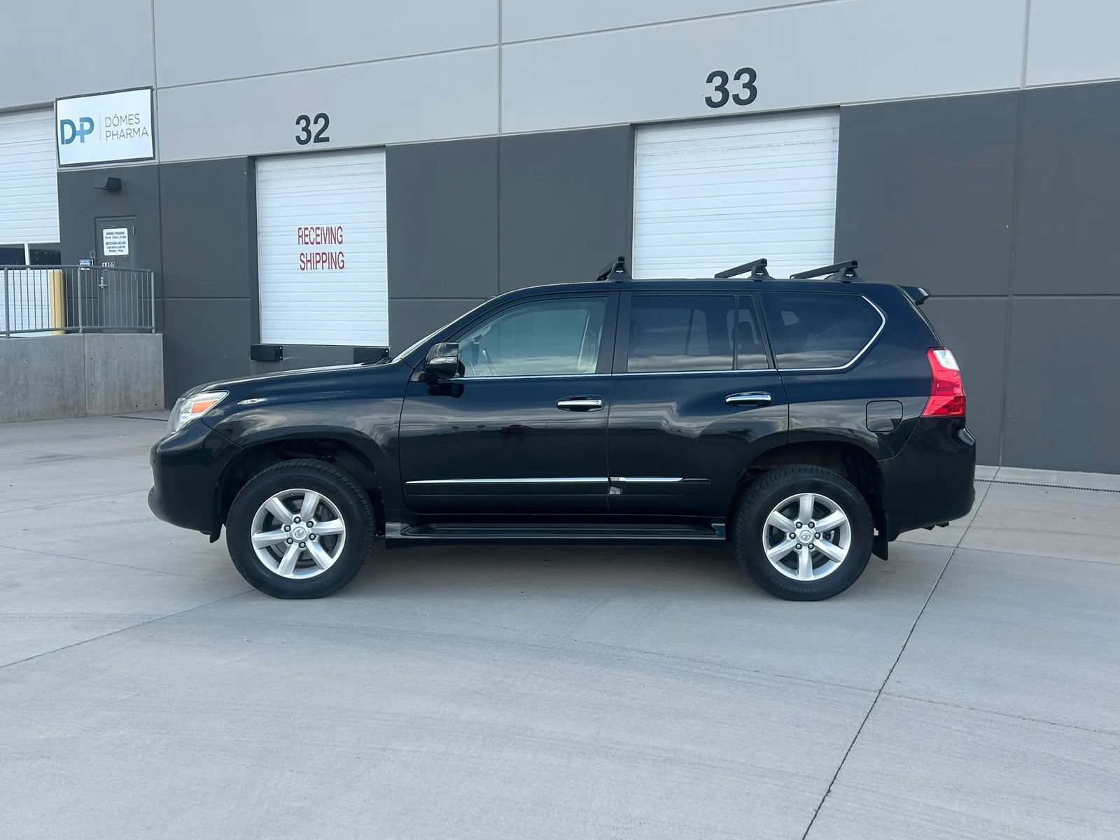 Used 2011 Lexus GX 460 Premium AWD/4WD image 2