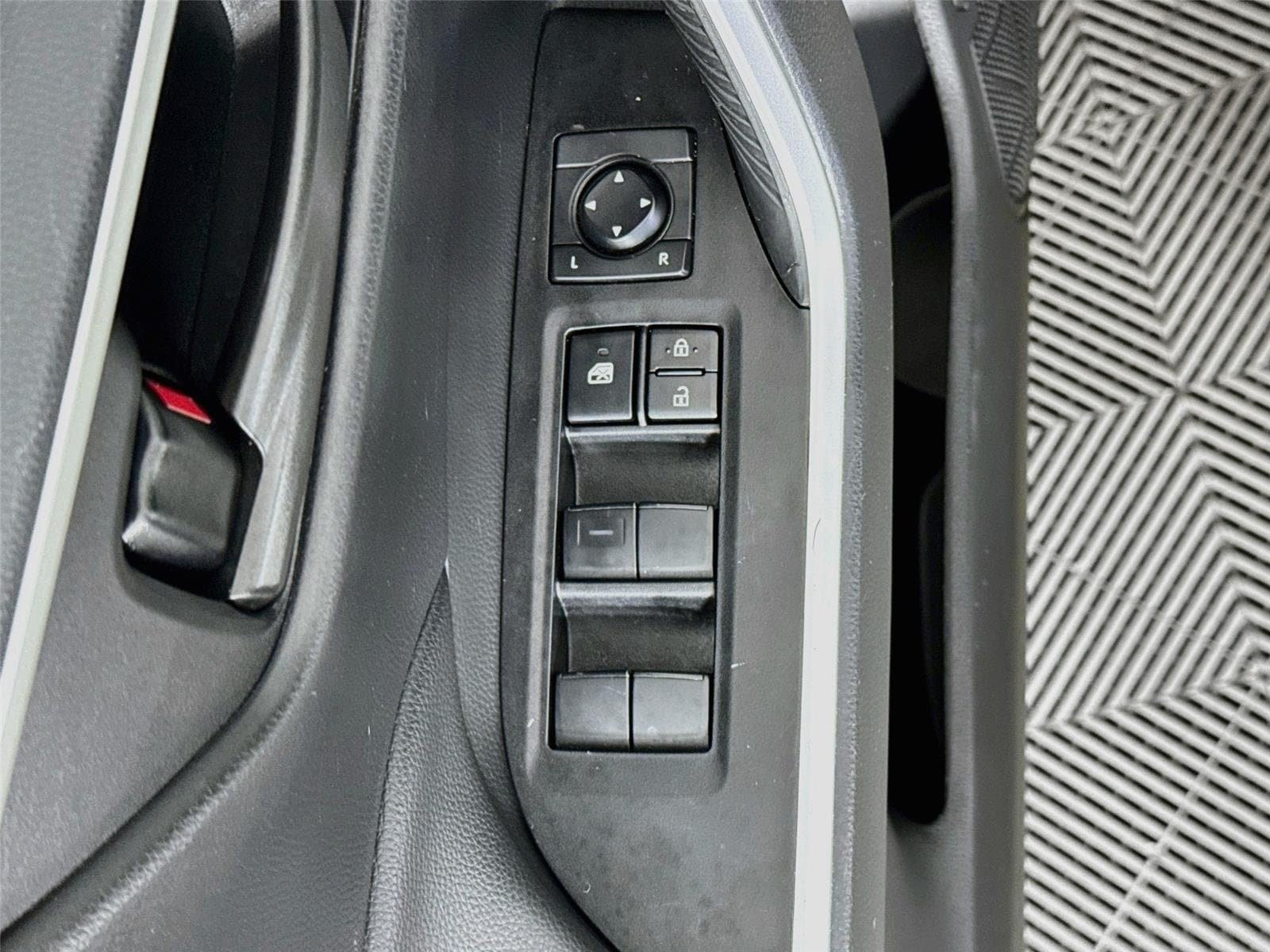 Used 2024 Toyota RAV4 LE FWD image 18