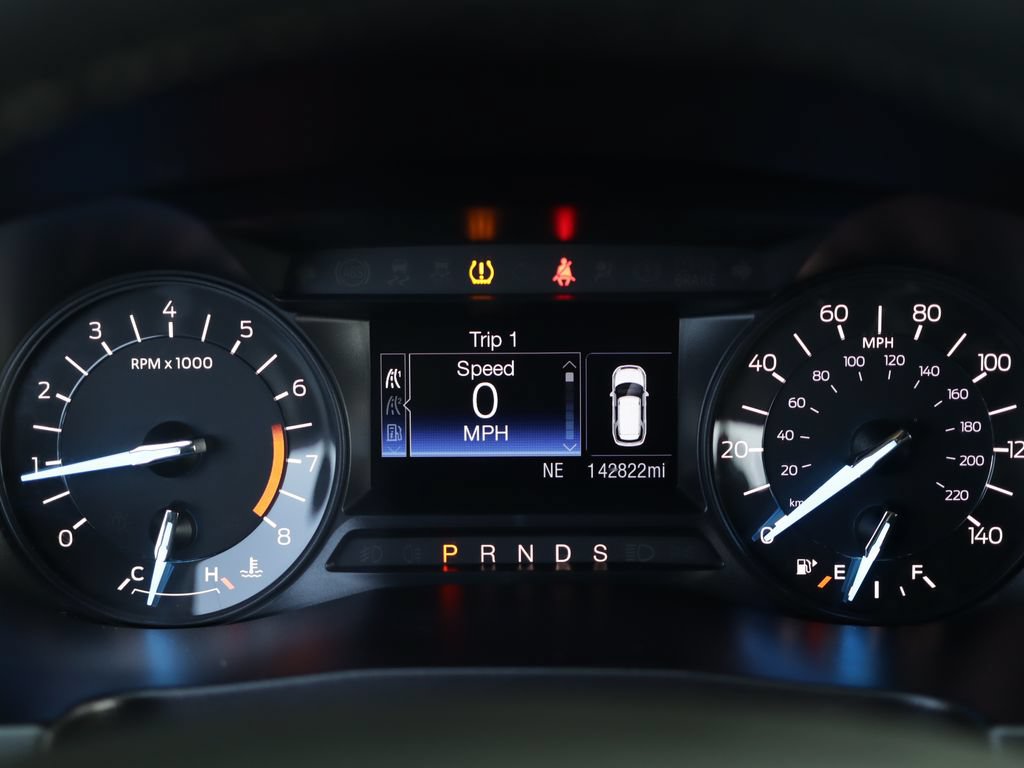 Used 2017 Ford Explorer XLT AWD/4WD image 12