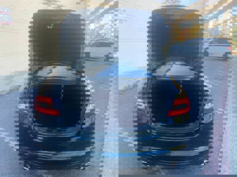 Used 2010 Jaguar XF Luxury image 11