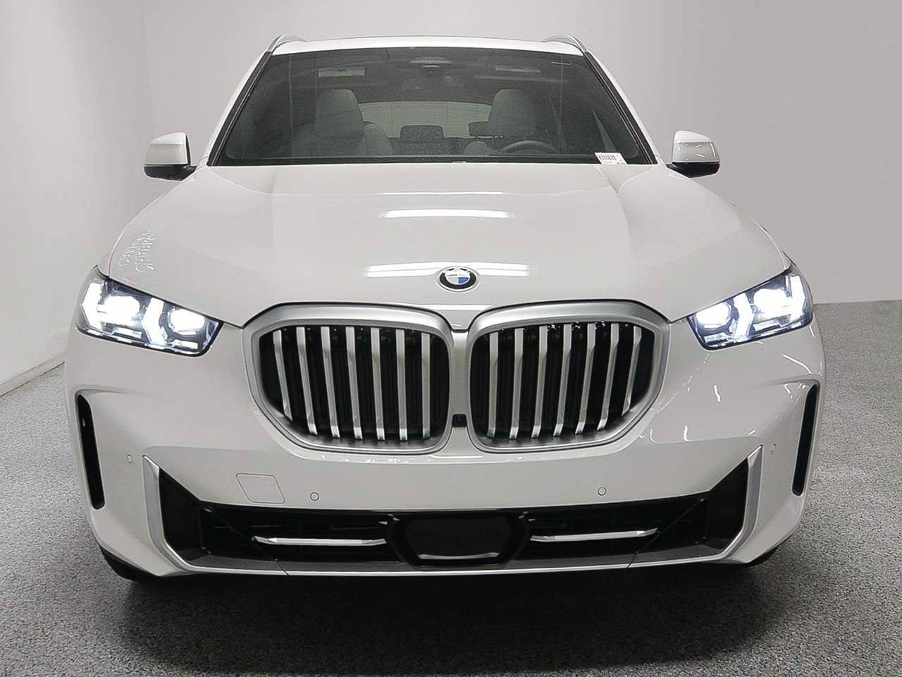 Used 2026 BMW X5 xDrive40i w/ Premium Package AWD/4WD image 2