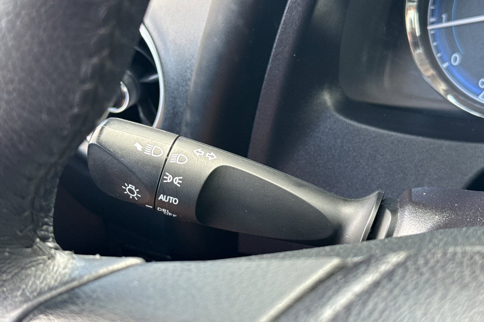 Used 2018 Toyota Corolla XLE image 35