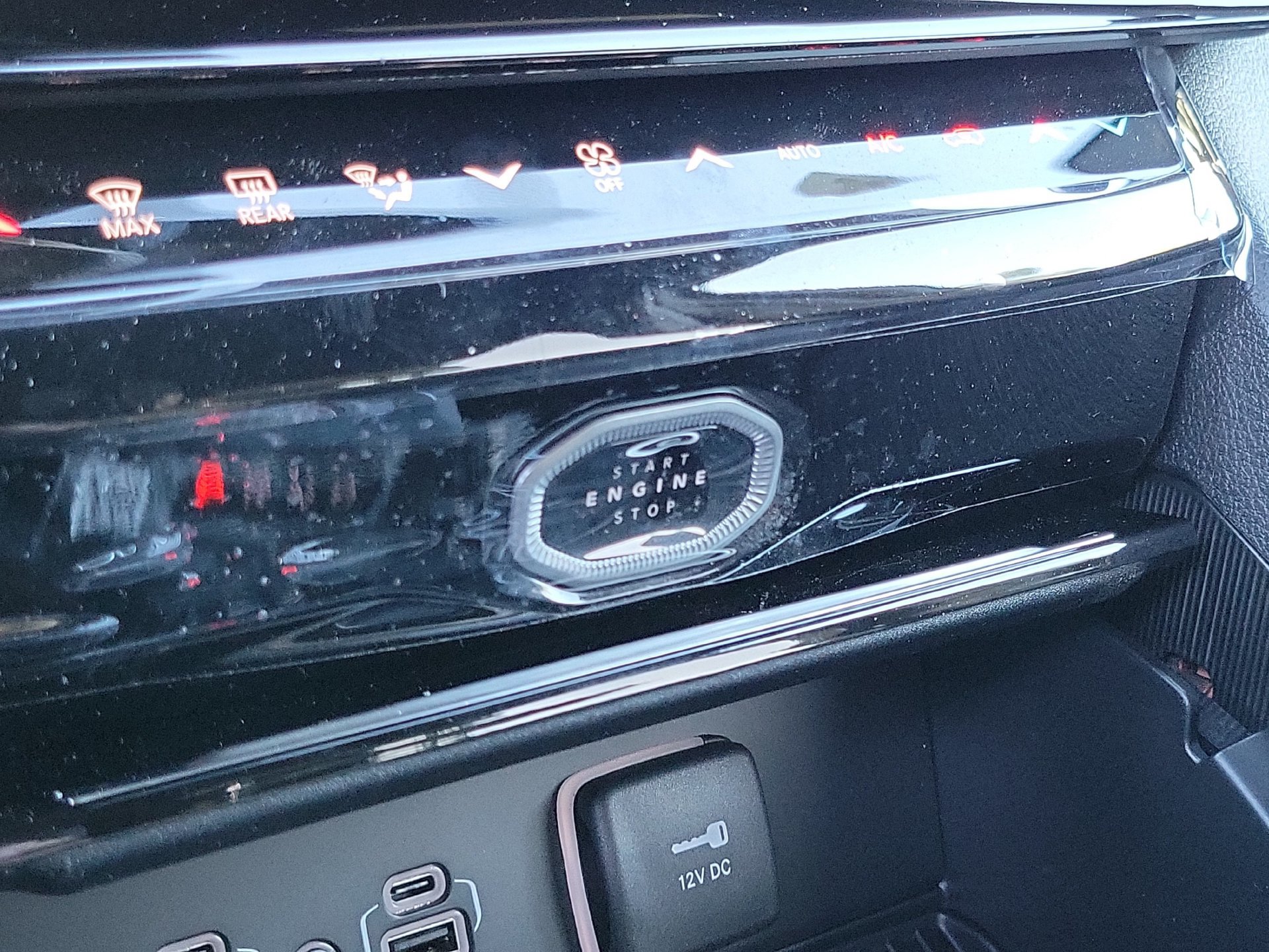 New 2026 Jeep Grand Cherokee Altitude RWD image 11