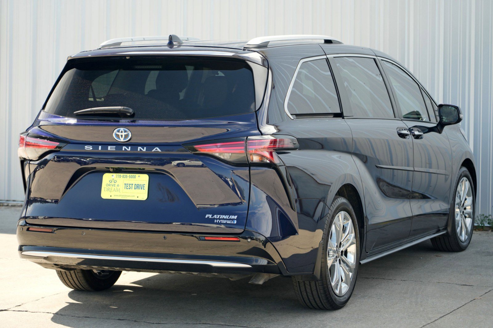 Used 2024 Toyota Sienna Platinum image 55