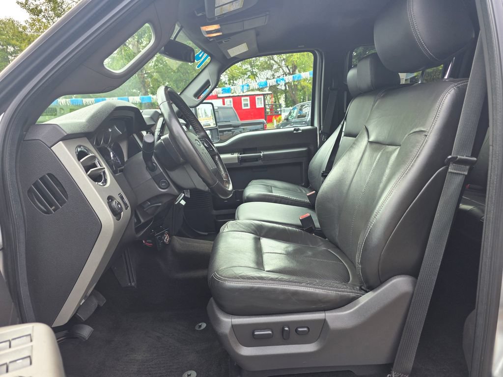 Used 2014 Ford F250 Lariat w/ Chrome Package AWD/4WD image 4