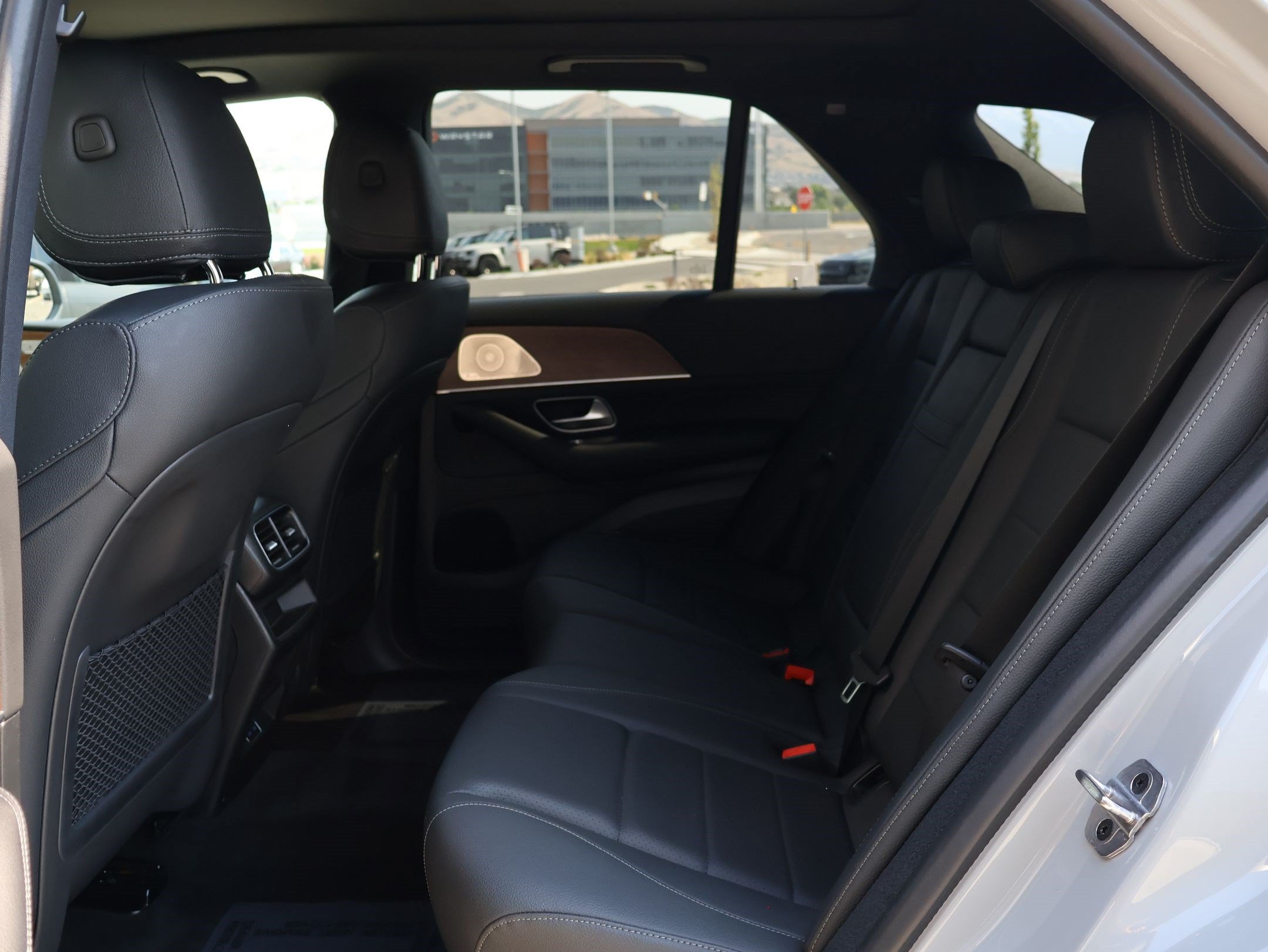 Used 2025 Mercedes-Benz GLE 450 4MATIC image 27