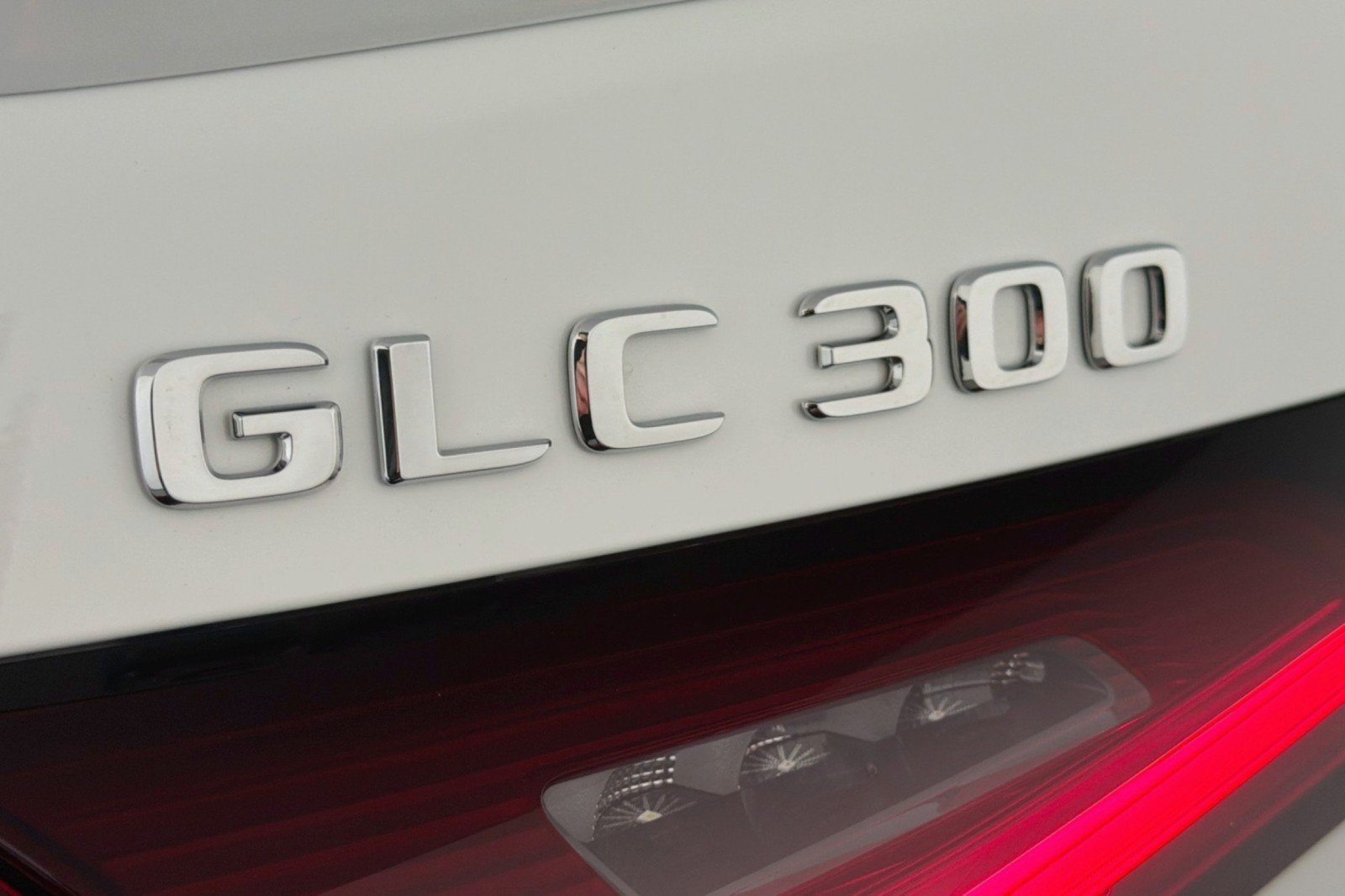 Certified 2025 Mercedes-Benz GLC 300 4MATIC image 9