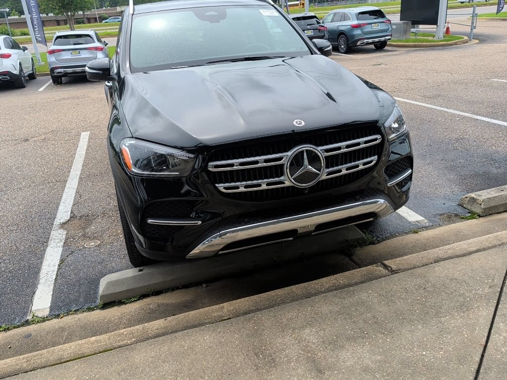 Used 2025 Mercedes-Benz GLE 350 4MATIC image 3