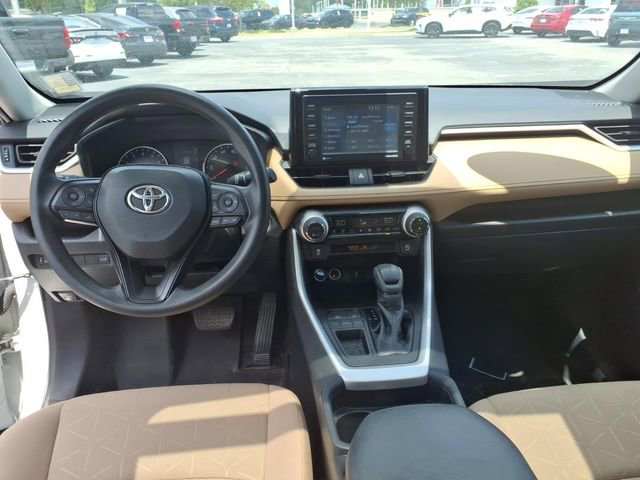 Used 2020 Toyota RAV4 XLE w/ Convenience Package FWD image 10