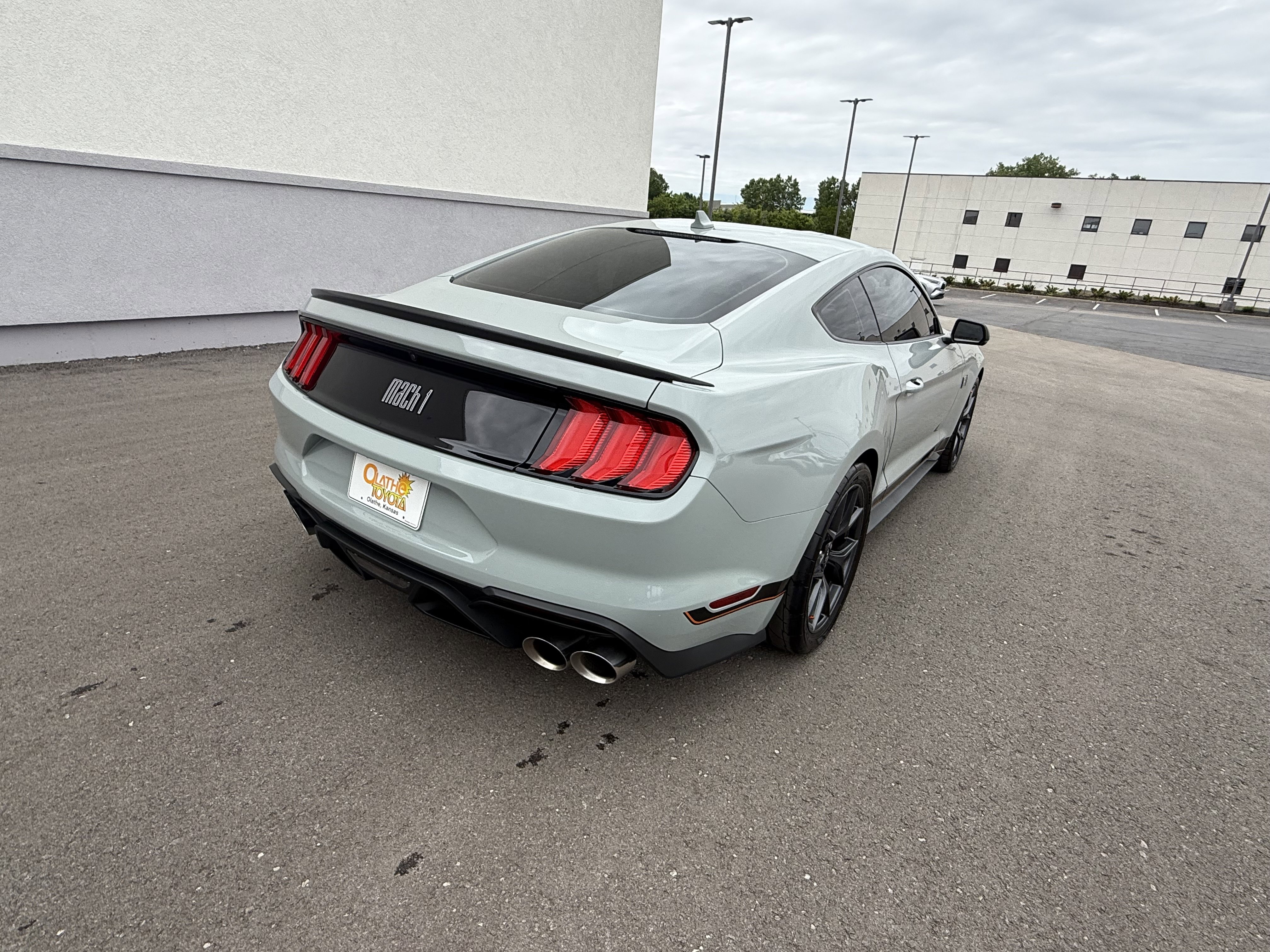 Used 2021 Ford Mustang GT Premium w/ Equipment Group 401A RWD image 4