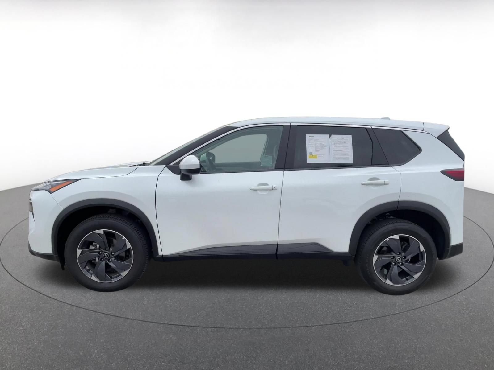 Used 2025 Nissan Rogue SV FWD image 9