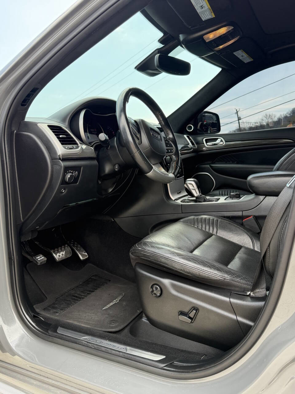 Used 2020 Jeep Grand Cherokee Trackhawk AWD/4WD image 34