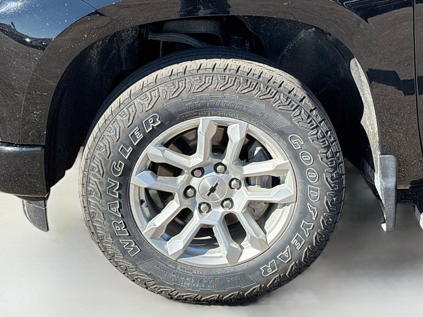 Used 2024 Chevrolet Silverado 1500 RST w/ Convenience Package II AWD/4WD image 29
