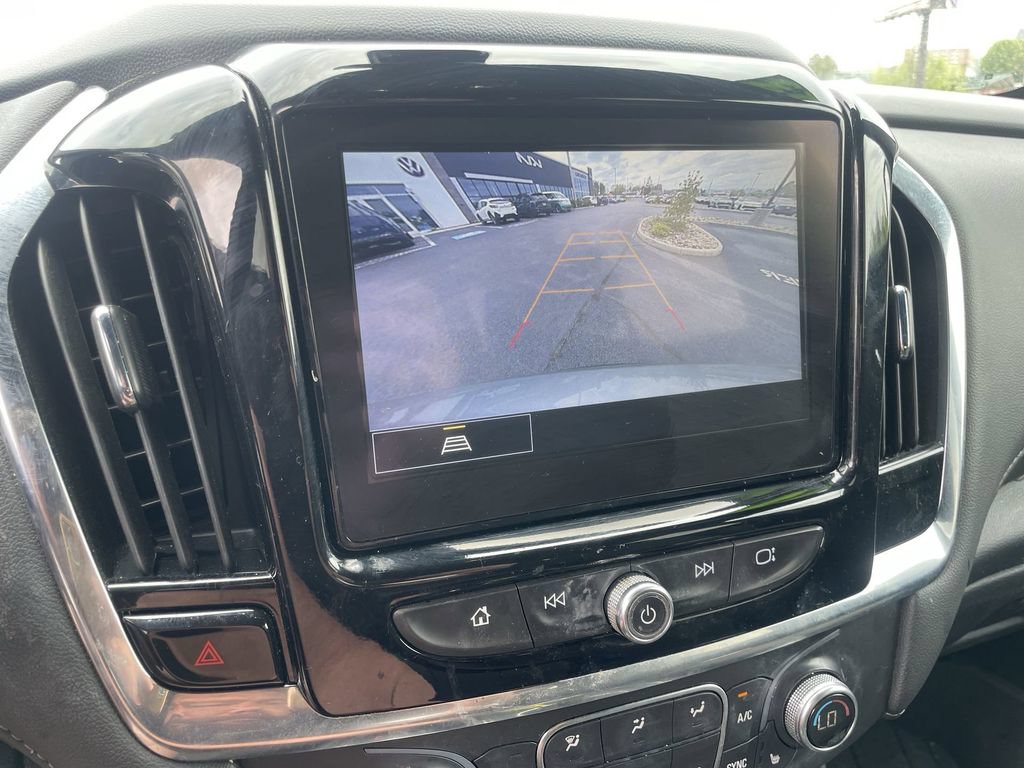 Used 2023 Chevrolet Traverse LT AWD/4WD image 13