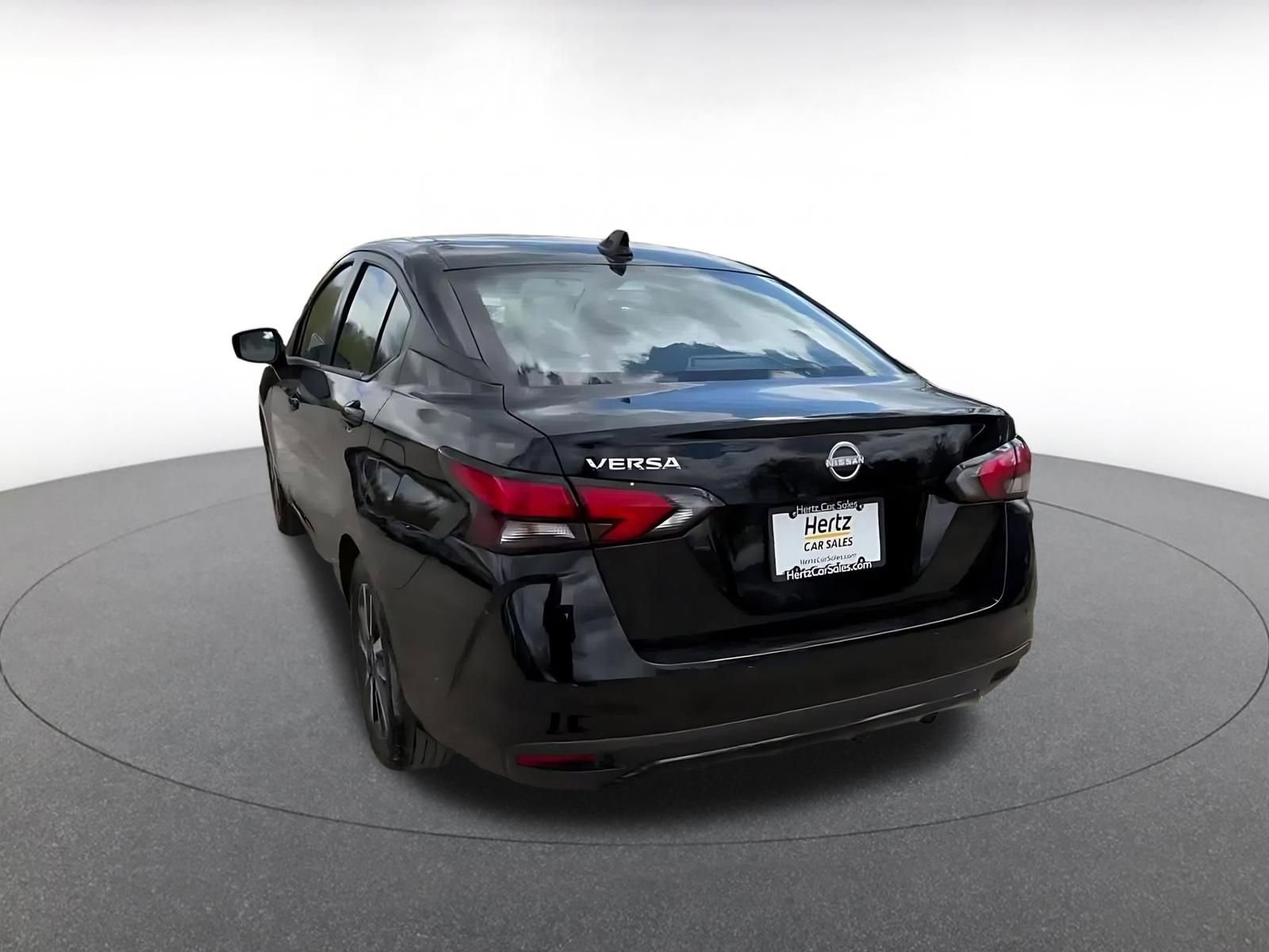 Used 2025 Nissan Versa SV FWD image 11