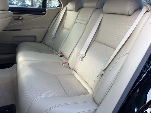 Used 2015 Lexus LS 460 w/ Comfort Package image 22