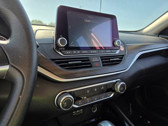 Used 2024 Nissan Altima 2.5 SV FWD image 19
