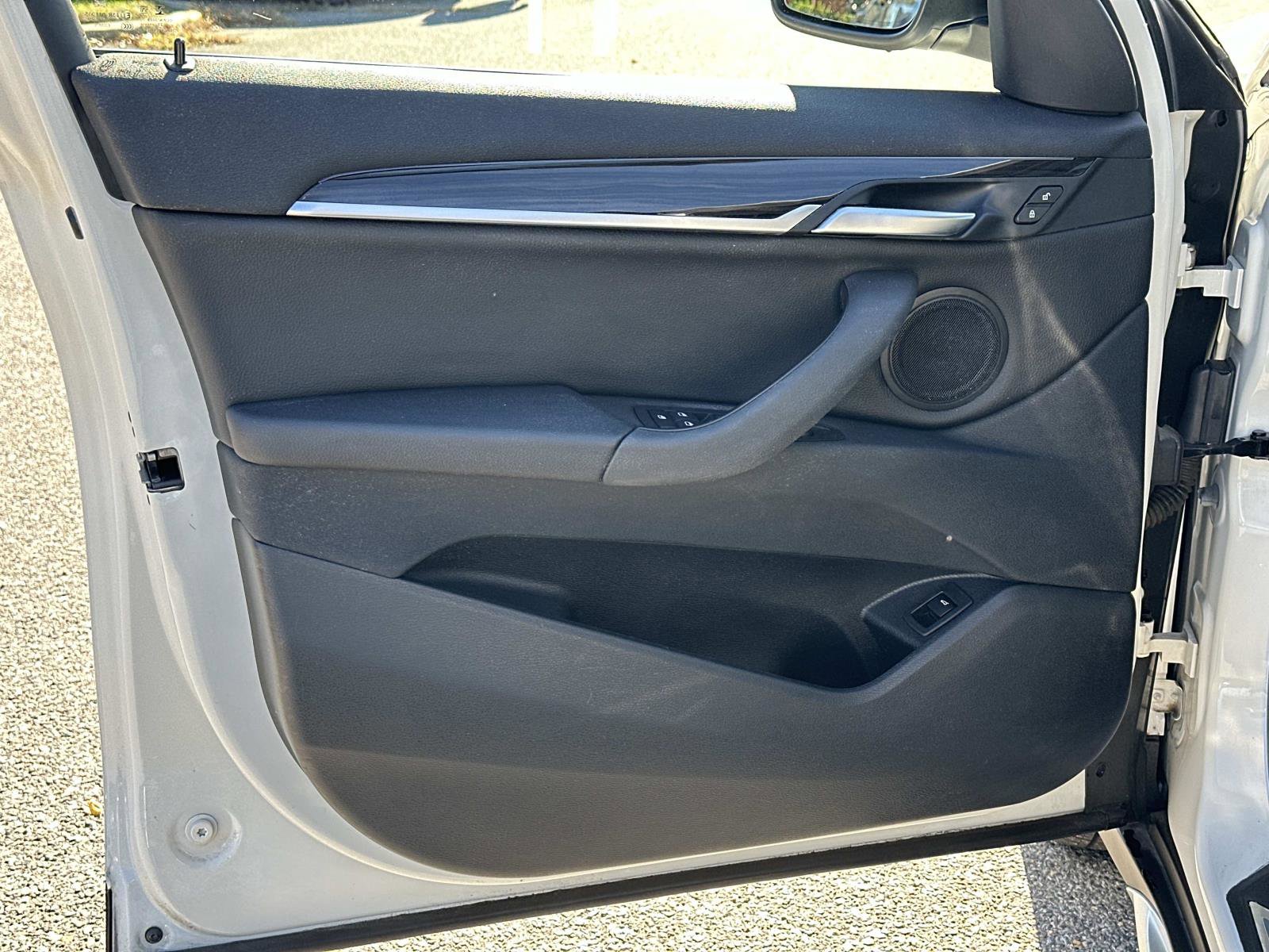 Used 2021 BMW X1 xDrive28i w/ Premium Package image 16