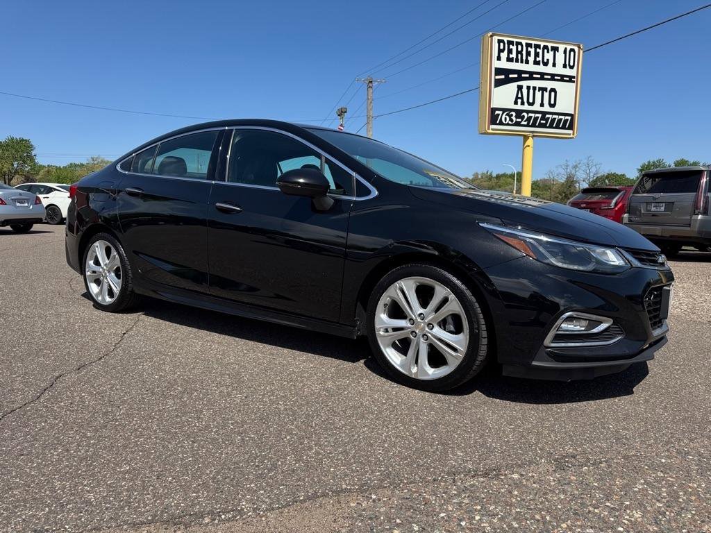 Used 2017 Chevrolet Cruze Premier FWD image 2