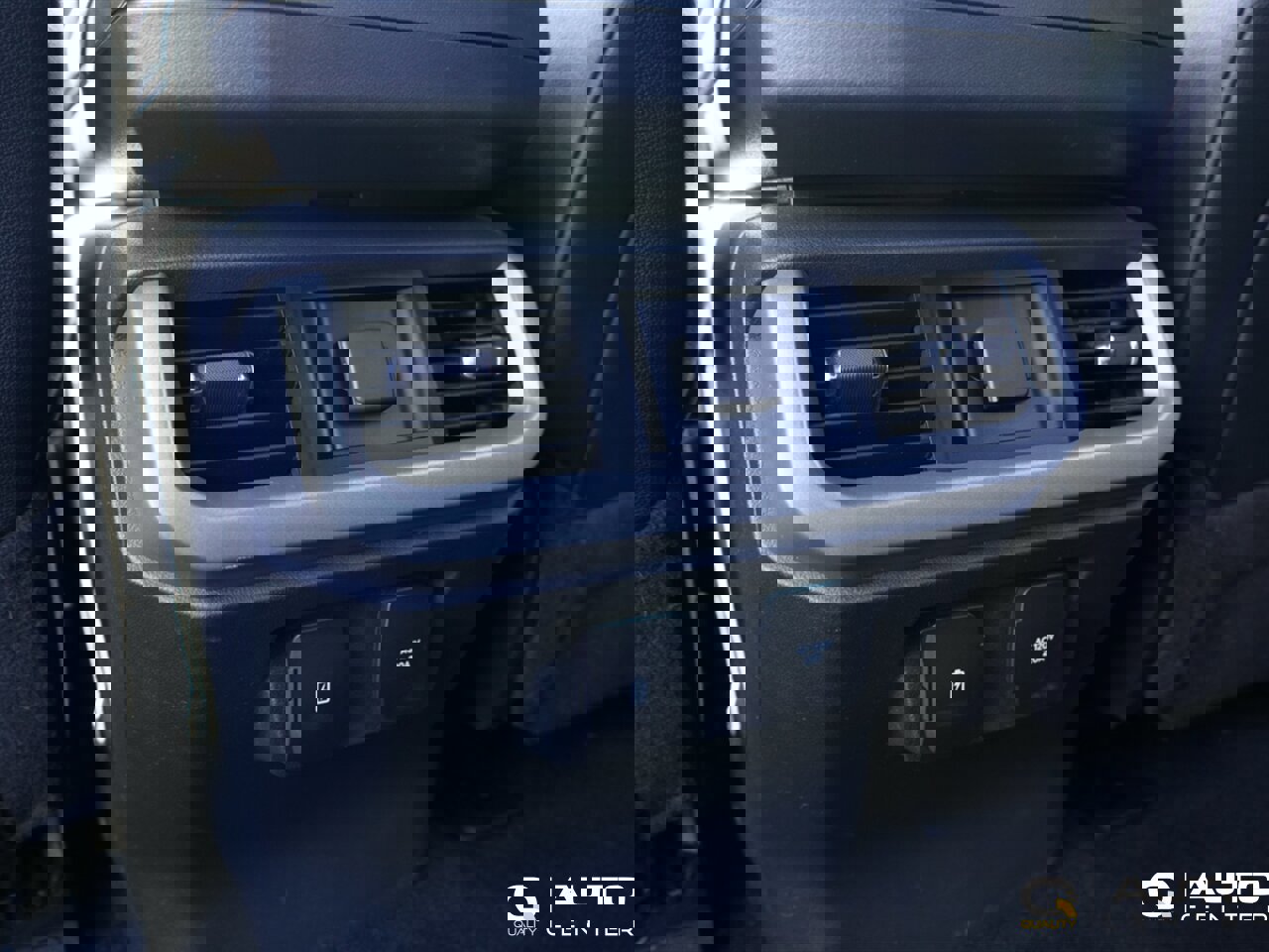 Used 2023 Ford F150 Lightning Lariat image 34