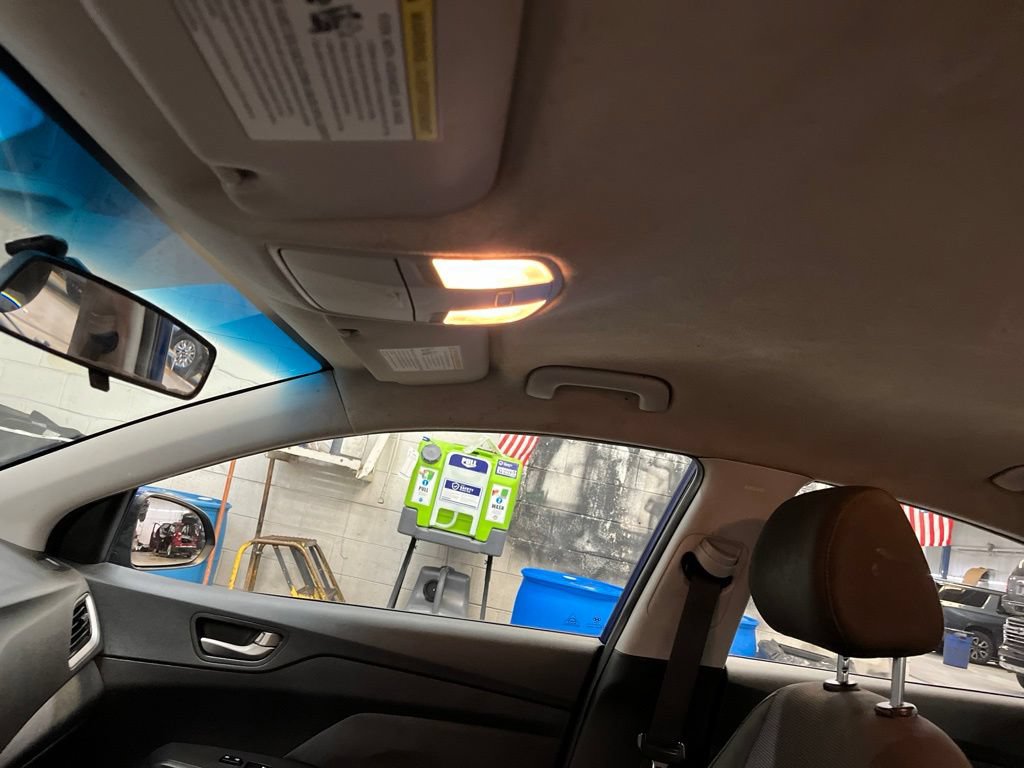 Used 2020 Hyundai Accent SE FWD image 14
