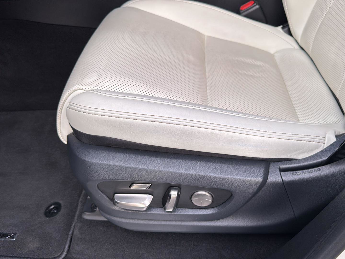 Used 2023 Lexus LX 600 4WD w/ Luxury Package image 30