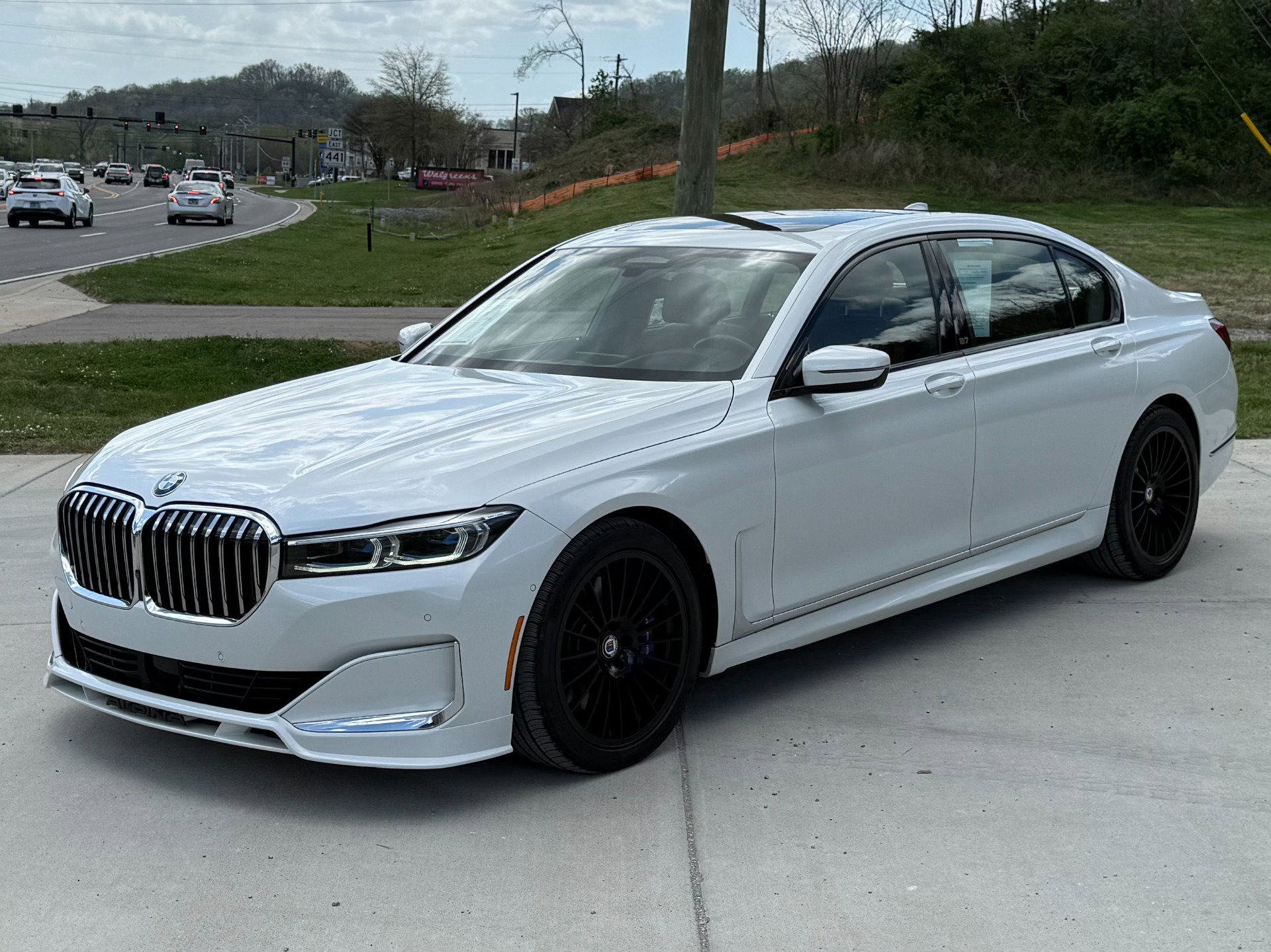 Used 2020 BMW ALPINA B7 xDrive w/ Luxury Rear Seating Package image 2