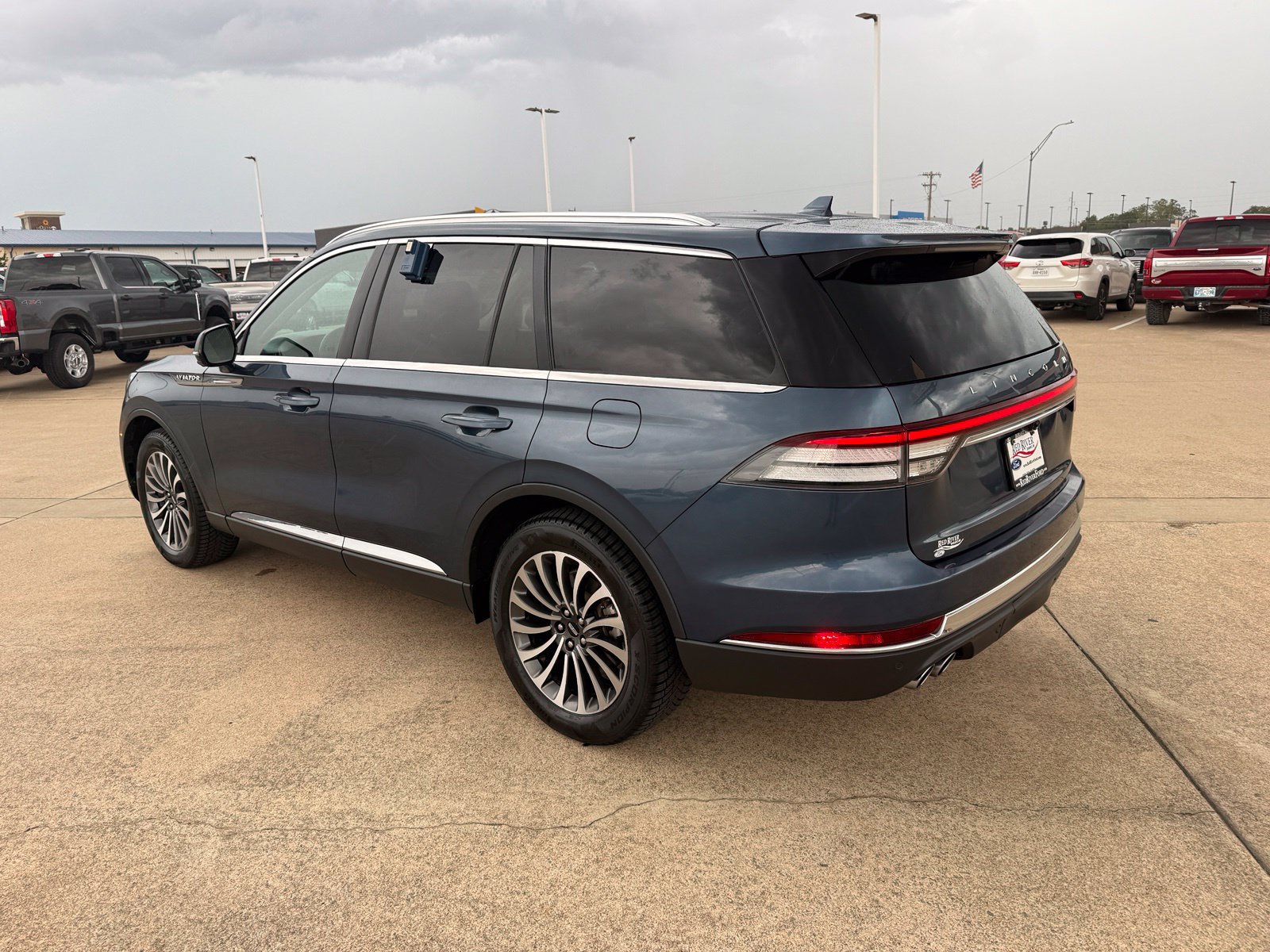 Used 2020 Lincoln Aviator Reserve w/ Elements Package Plus AWD/4WD image 7