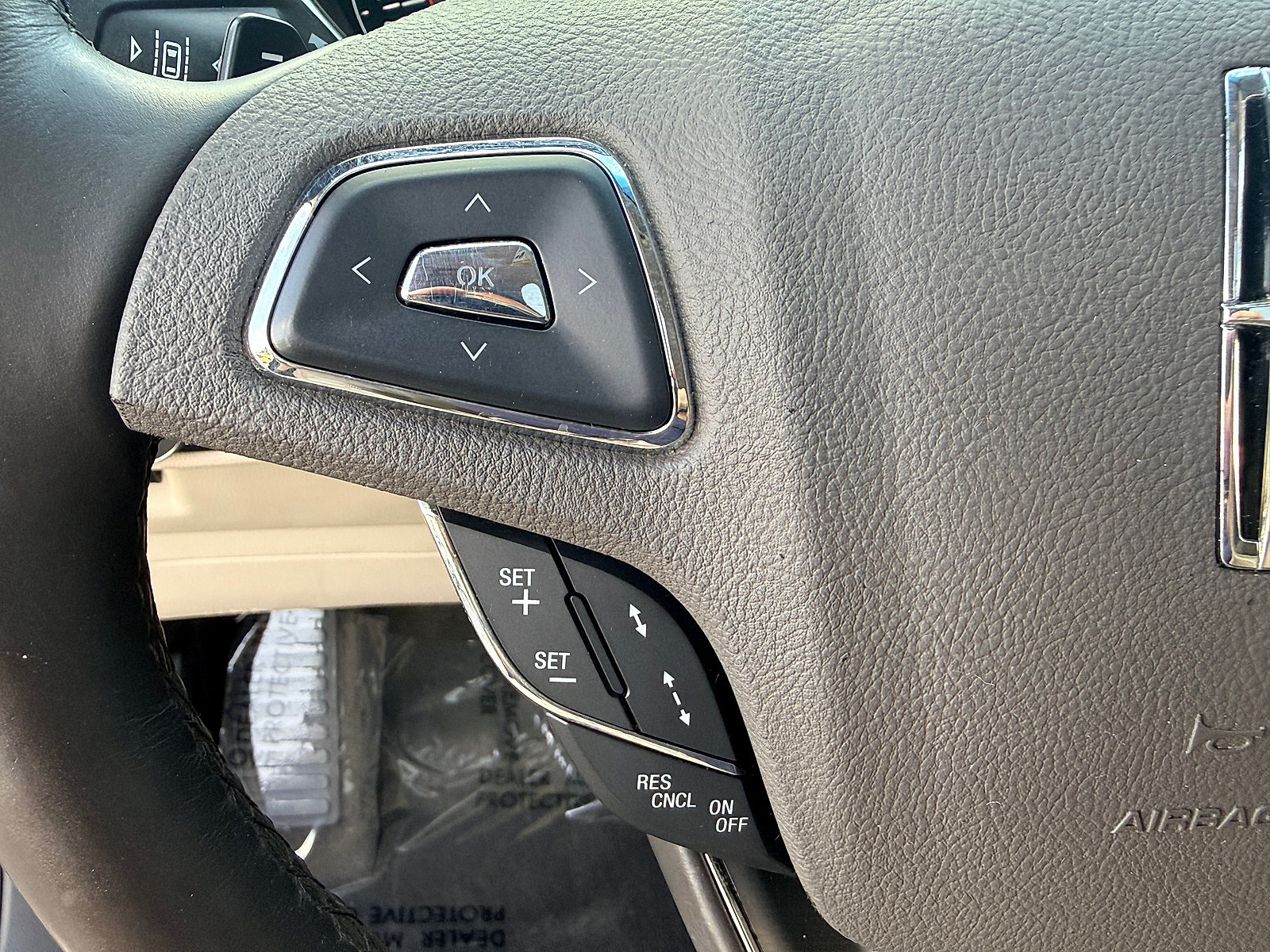 Used 2017 Lincoln MKX Reserve w/ Luxury Package AWD/4WD image 20