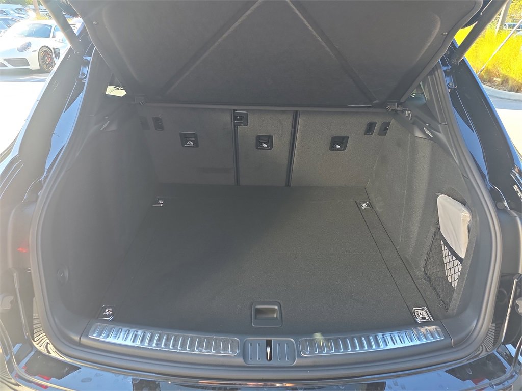 New 2026 Porsche Macan image 17