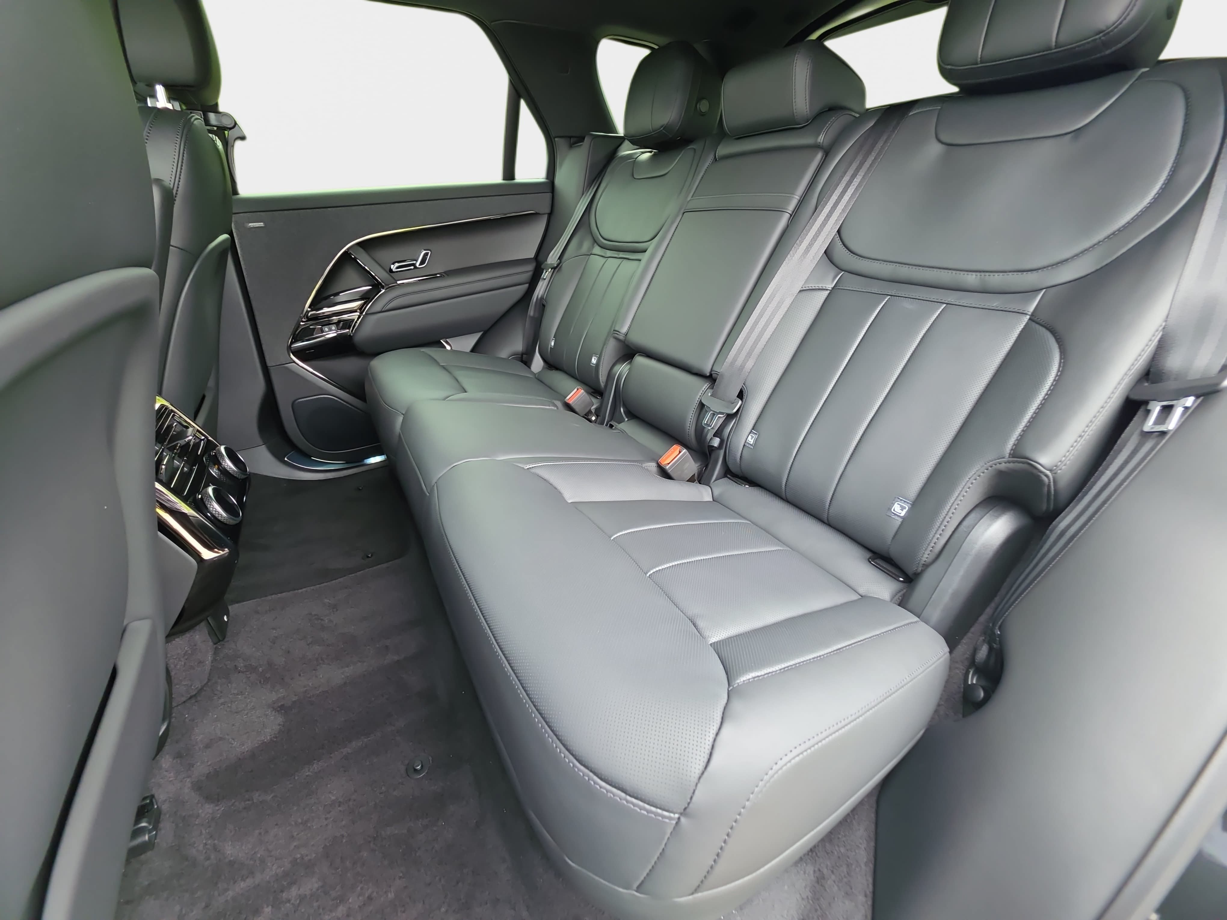 New 2026 Land Rover Range Rover Sport Dynamic SE AWD/4WD image 14