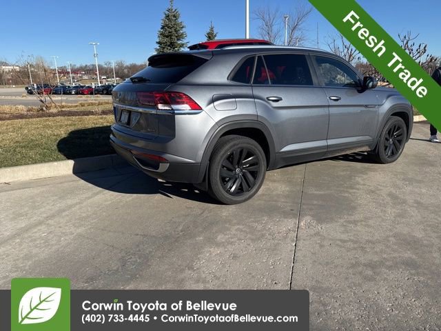 Used 2023 Volkswagen Atlas Cross Sport SE w/ Panoramic Sunroof Package image 3