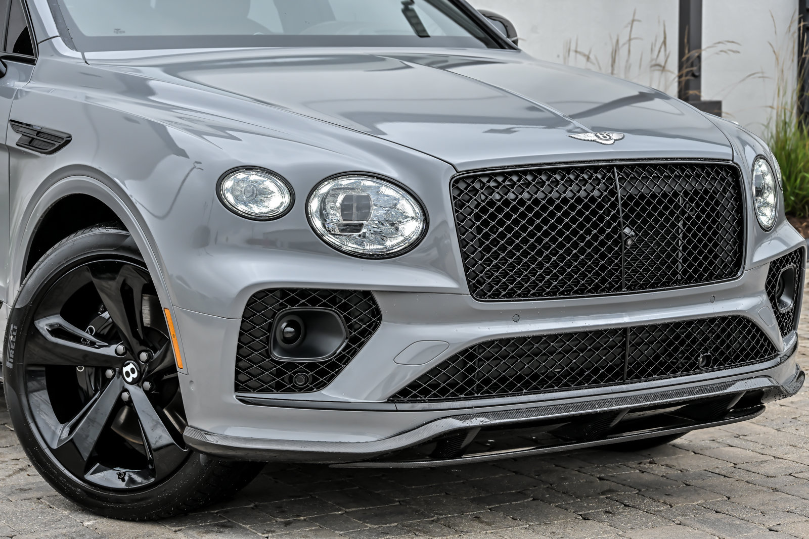 Used 2022 Bentley Bentayga AWD/4WD image 2