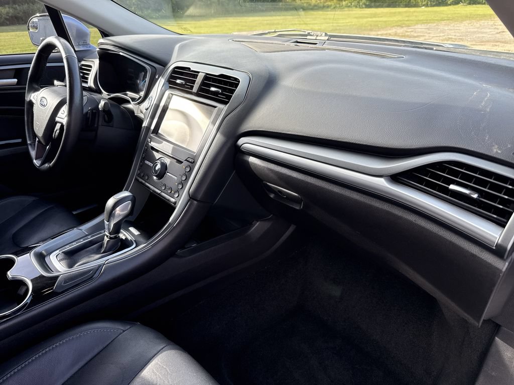 Used 2016 Ford Fusion Titanium FWD image 28
