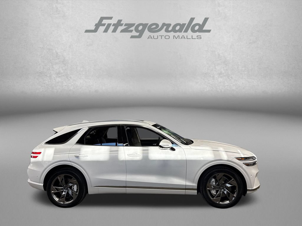 Used 2025 Genesis Electrified GV70 w/ Prestige Package AWD/4WD image 4