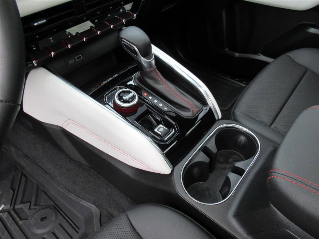 Used 2024 GMC Canyon AT4X w/ AT4X AEV Edition AWD/4WD image 17
