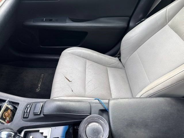 Used 2013 Lexus ES 300h w/ Luxury Pkg FWD image 13