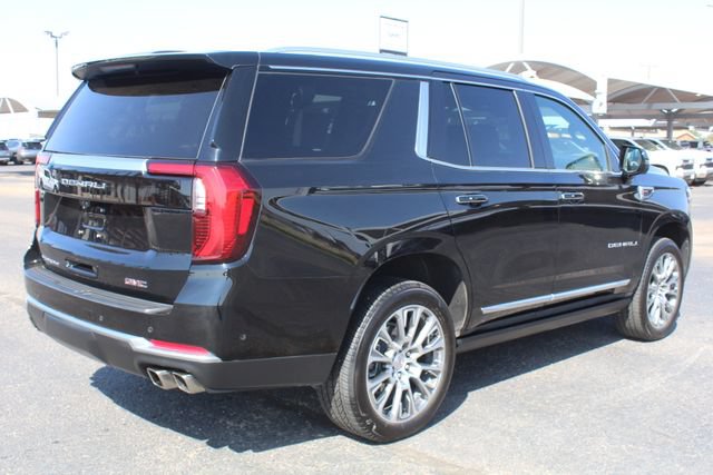 Used 2025 GMC Yukon Denali w/ Denali Reserve Package AWD/4WD image 3