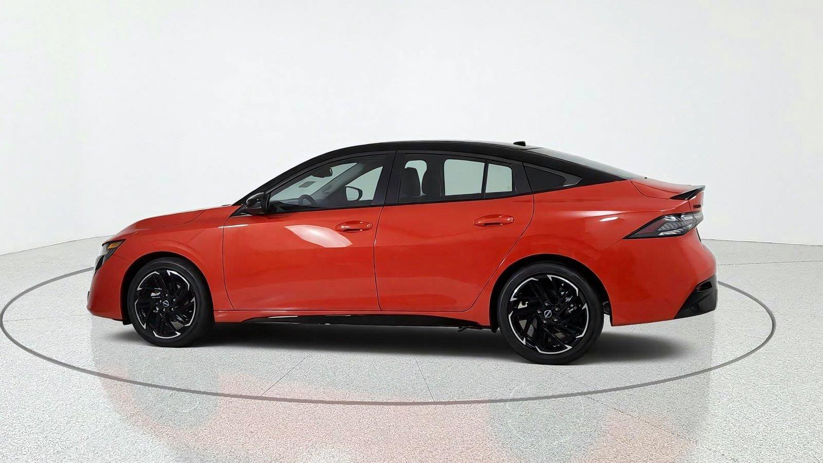 New 2027 Nissan Sentra SR w/ SR Premium Package FWD image 4