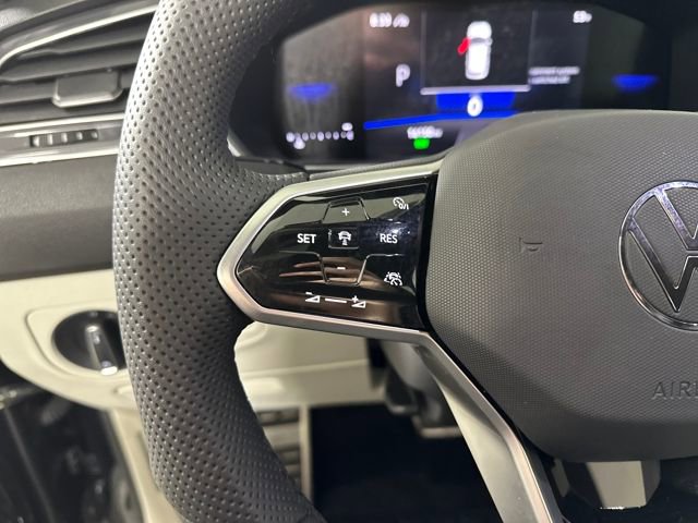 Used 2024 Volkswagen Tiguan SE R-Line image 15