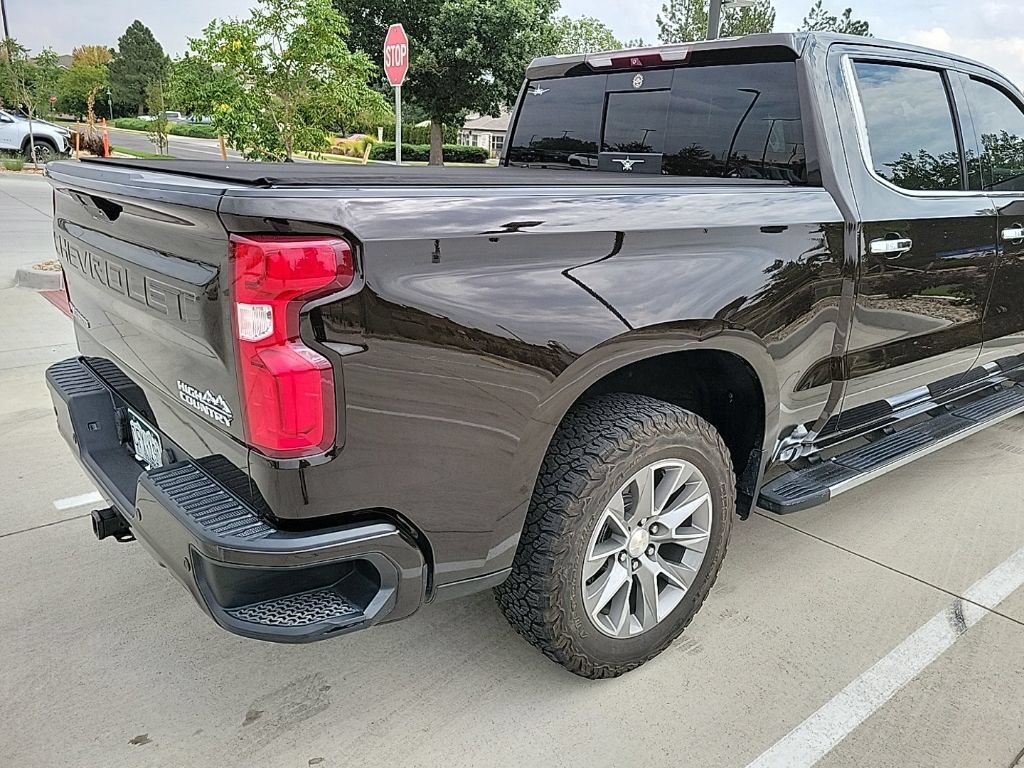 Used 2019 Chevrolet Silverado 1500 High Country w/ Technology Package AWD/4WD image 5