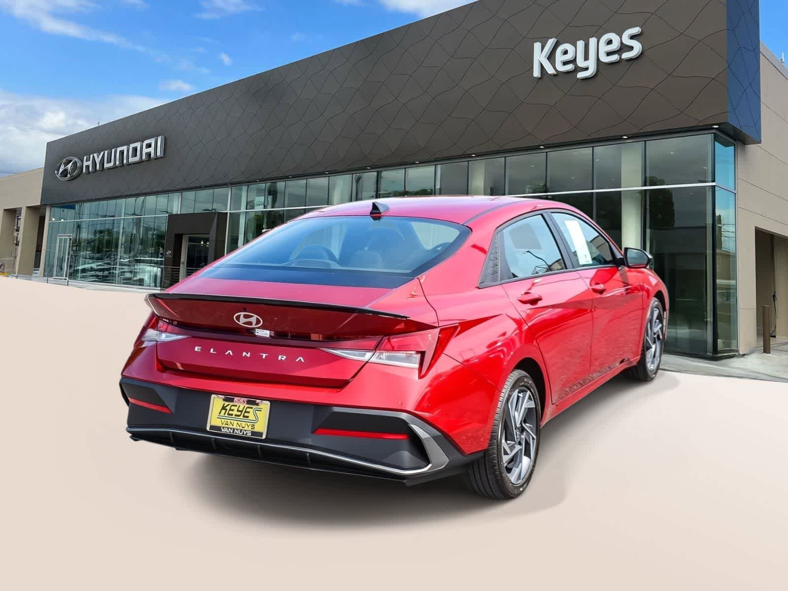 Certified 2025 Hyundai Elantra Sport w/ Cargo Package FWD image 4