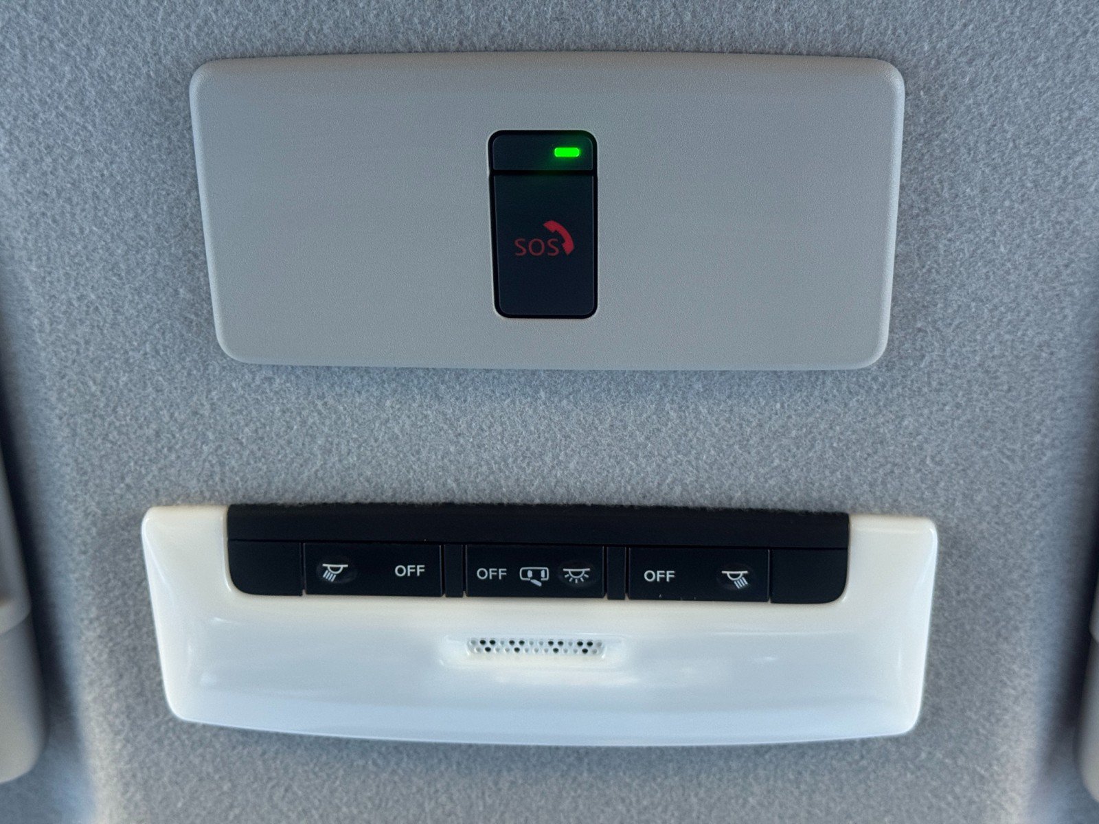 Used 2023 Nissan Kicks SR w/ SR Premium Package FWD image 29
