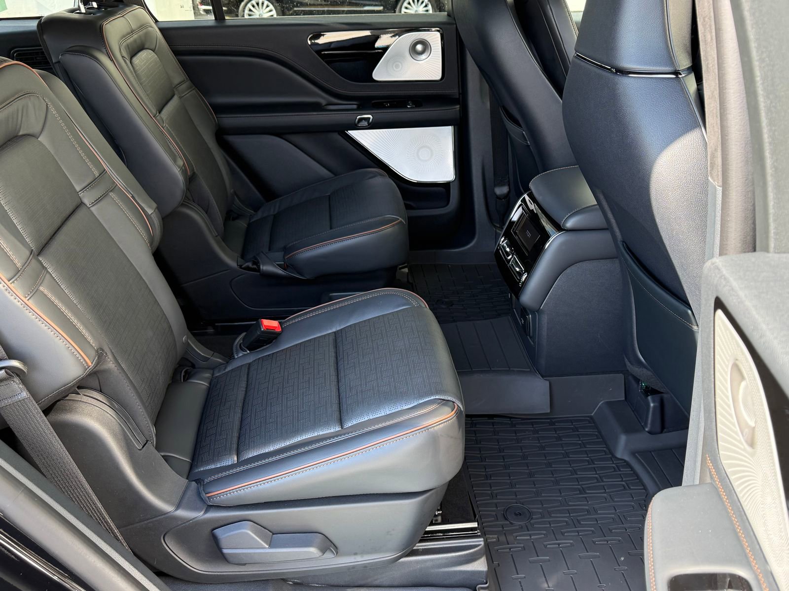 New 2026 Lincoln Aviator Black Label w/ Jet Appearance Package image 11