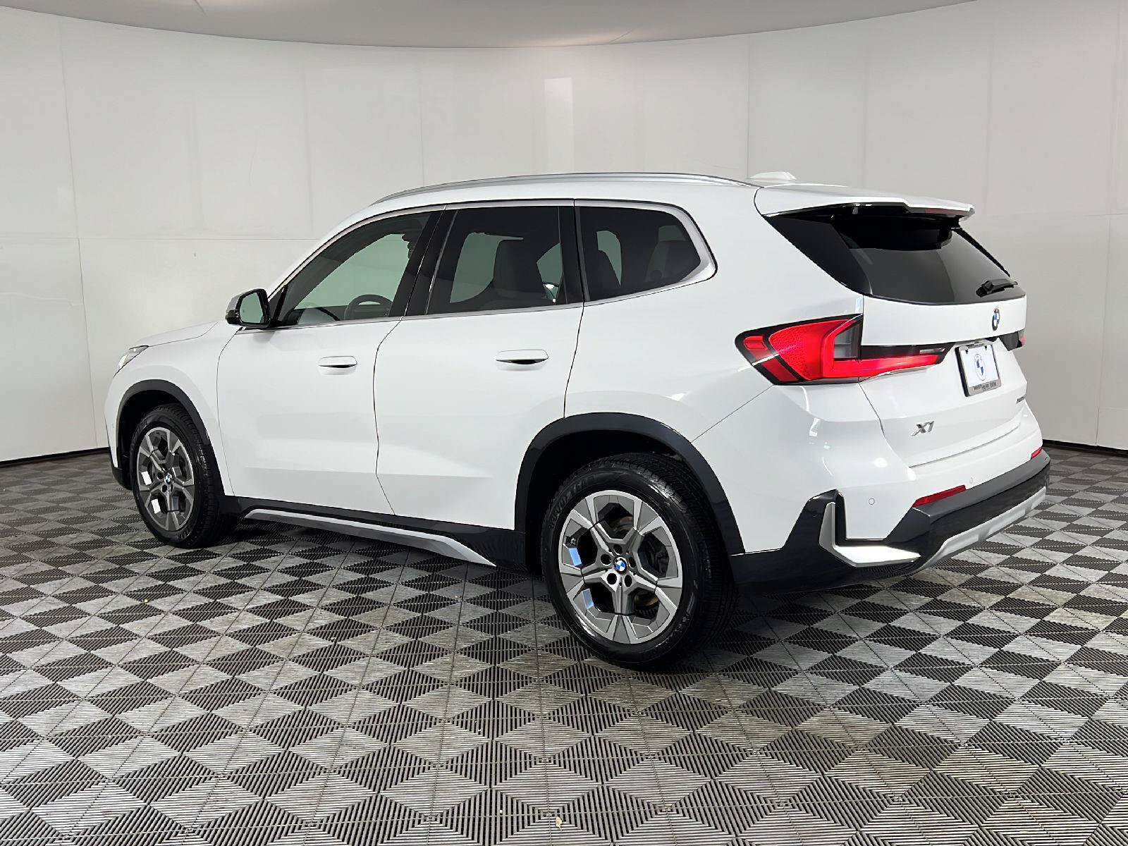 Used 2023 BMW X1 xDrive28i w/ Premium Package AWD/4WD image 30