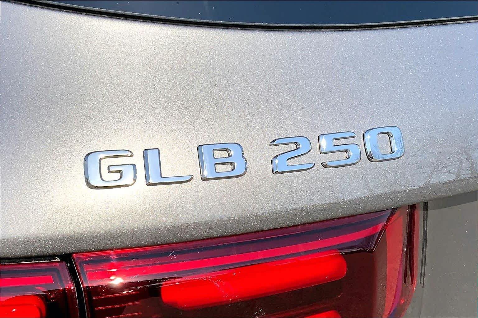 New 2026 Mercedes-Benz GLB 250 4MATIC image 19