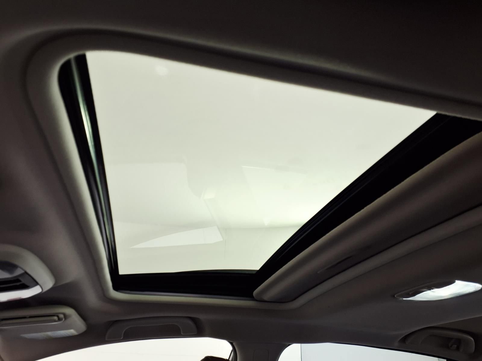 Used 2022 Subaru Crosstrek 2.5i Sport w/ Moonroof Package image 14