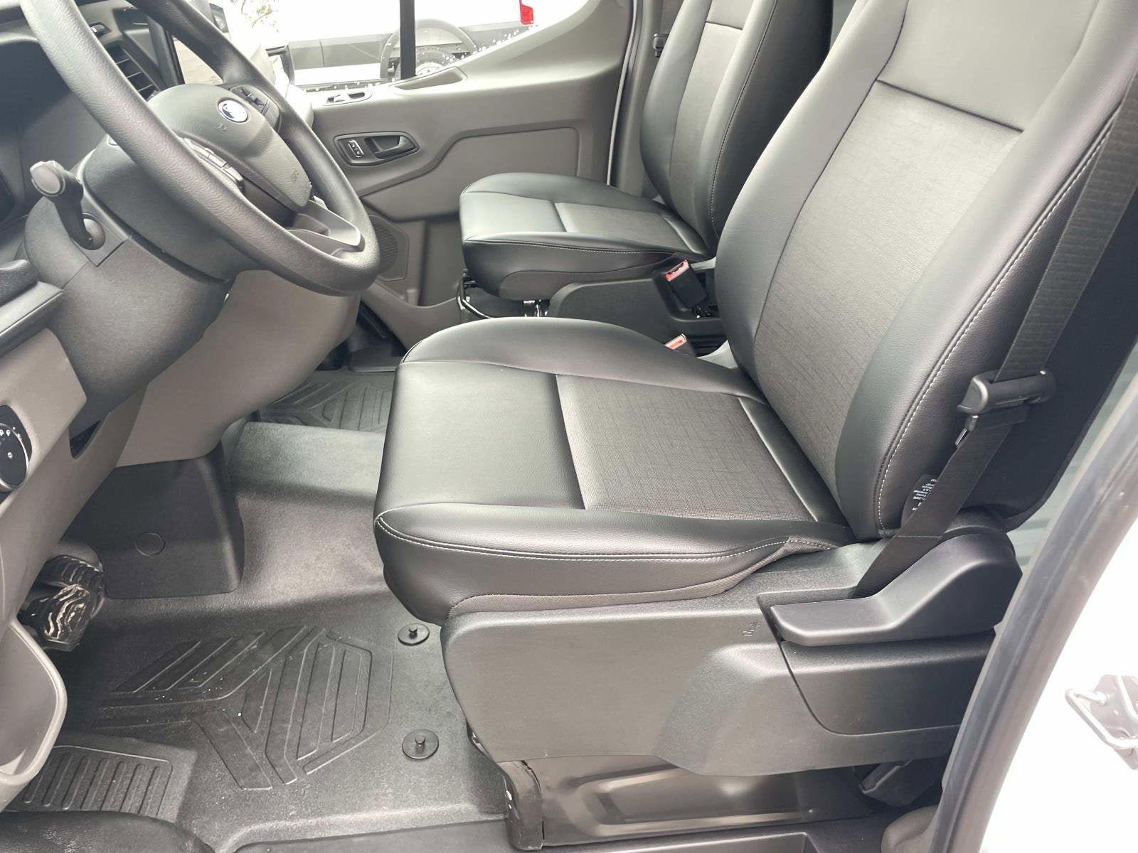 New 2026 Ford Transit 150 Low Roof RWD image 10